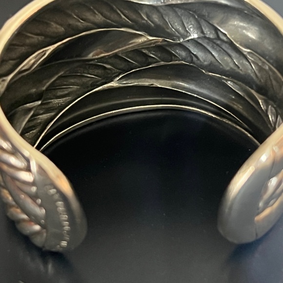 David Yurman Wide Crossover Cuff Bracelet in Sterling Silver 925 Size M - Picture 8 of 10